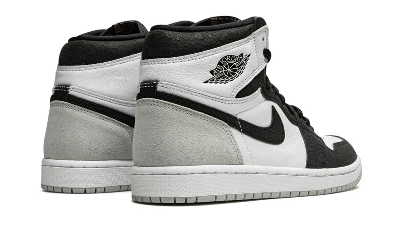 Air Jordan 1 Retro High OG Bleached Coral