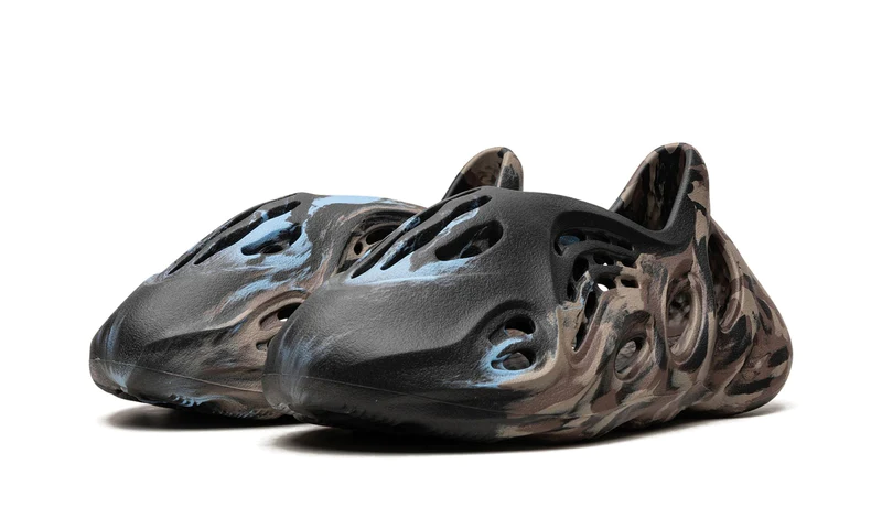 Yeezy Foam RNNR 'MX Cinder'