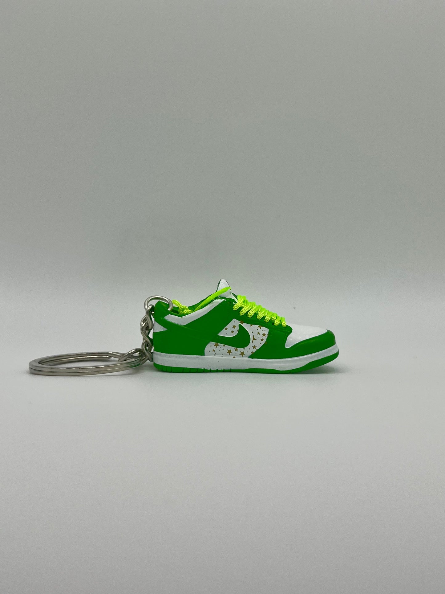 SB Dunk Low Supreme Green