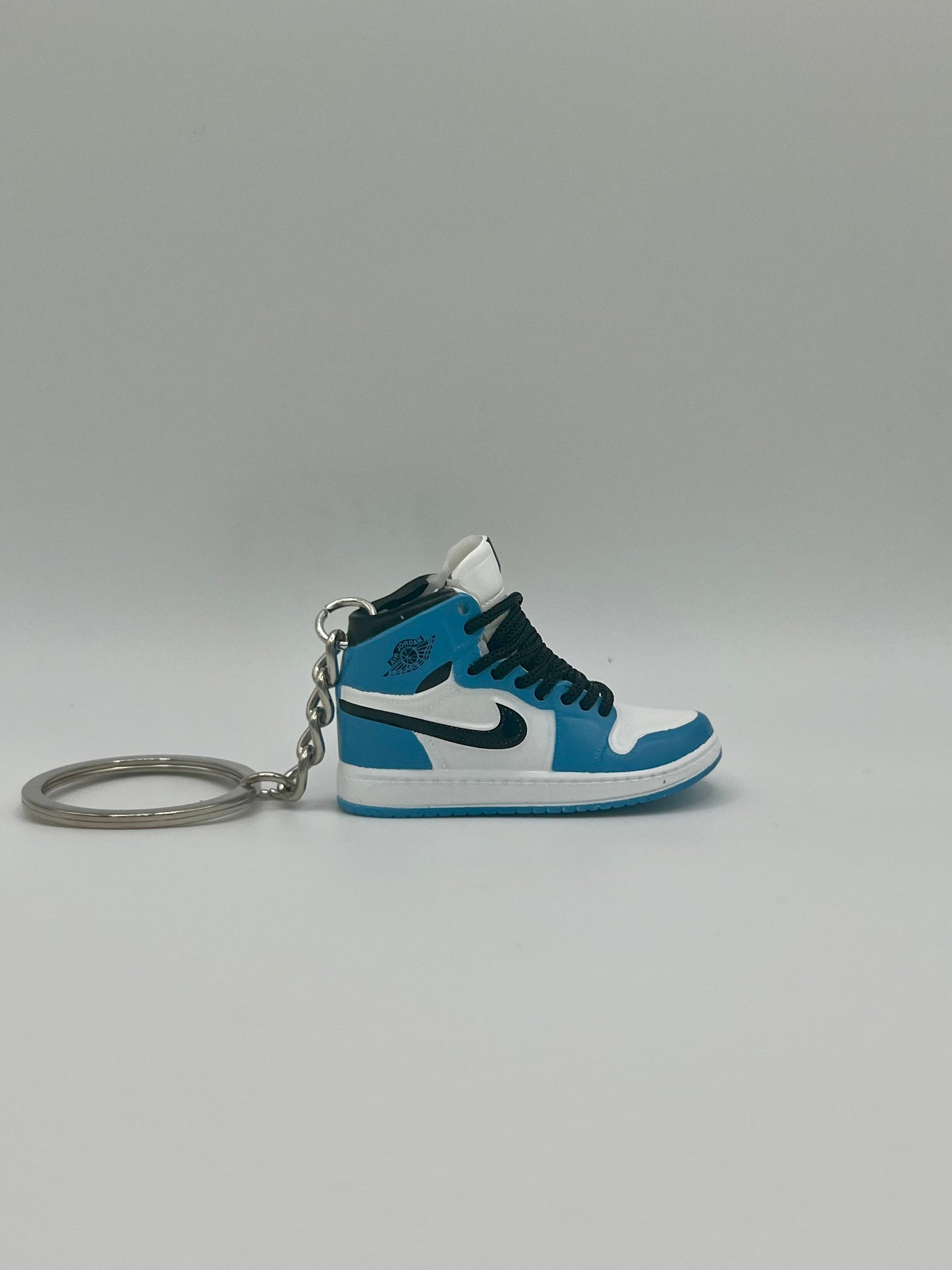 Jordan 1 Retro High OG "University Blue"