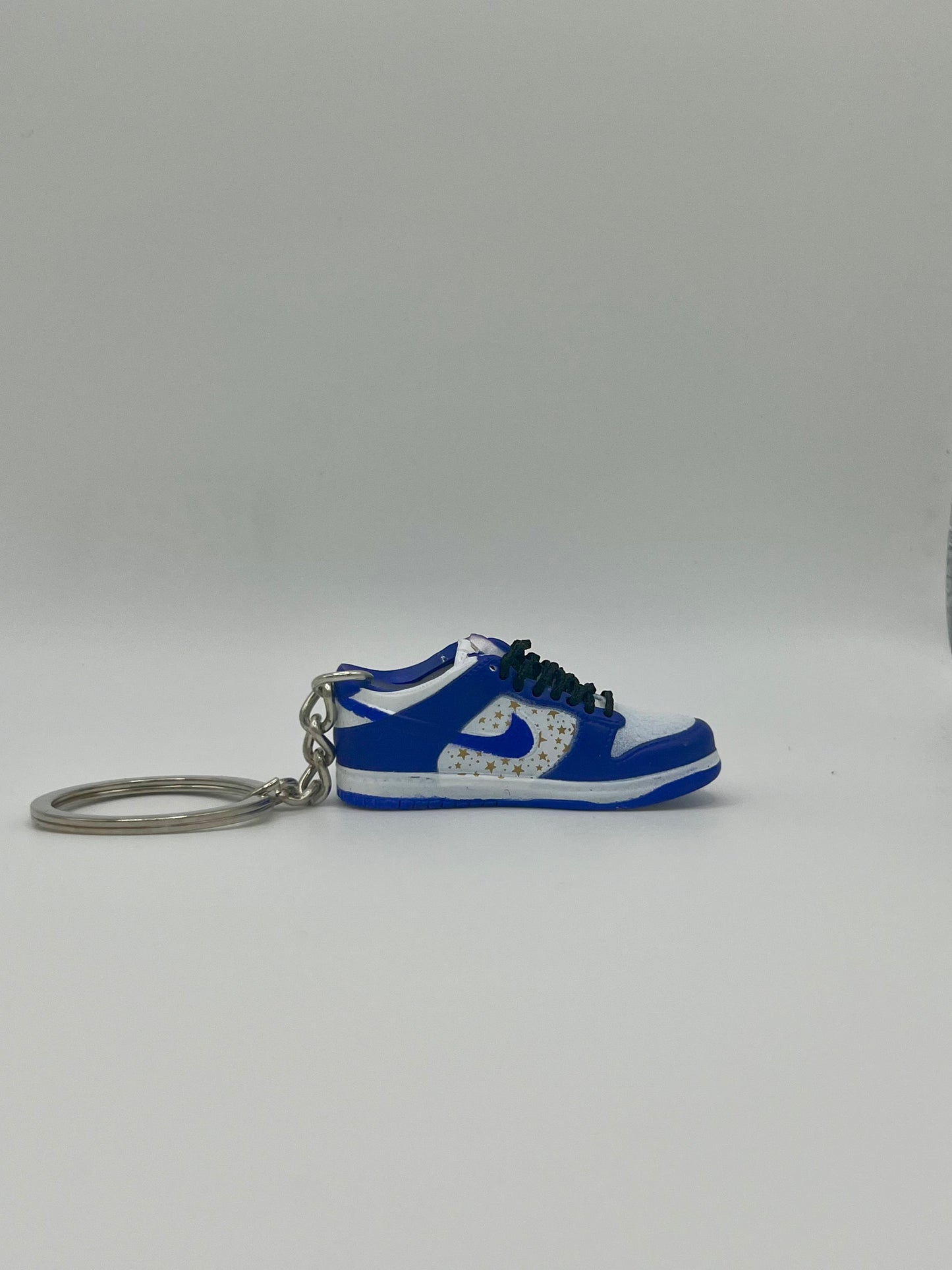 Nike SB Dunk Low Supreme Stars Hyper Royal